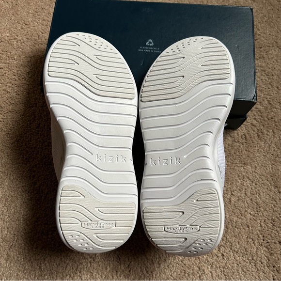 Kizik Athens Hands-Free Sneaker in White Size Women 7 / Men 5.5 - Picture 16 of 16